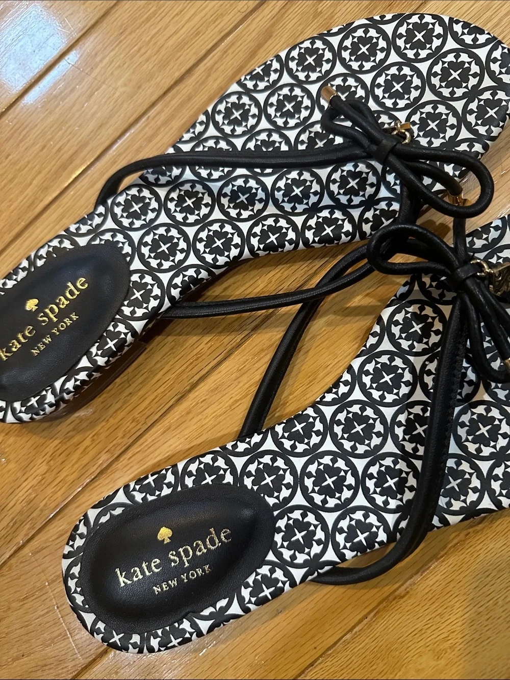 🔥kate spade Black & White Geometric Tie-Strap Sandals